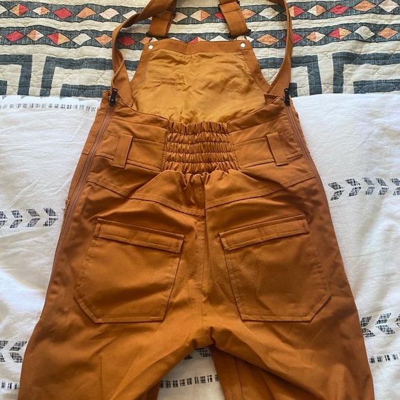 Burton Women's Avalon Bib Snowboarding Pant in True Penny XS - SOLD OUT - Picture 3 of 8